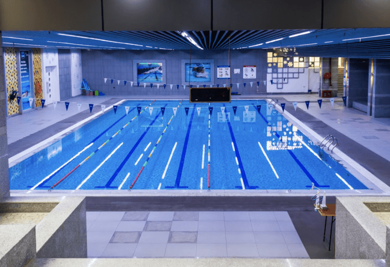 FitsoSwimmingSec70 1 768x525
