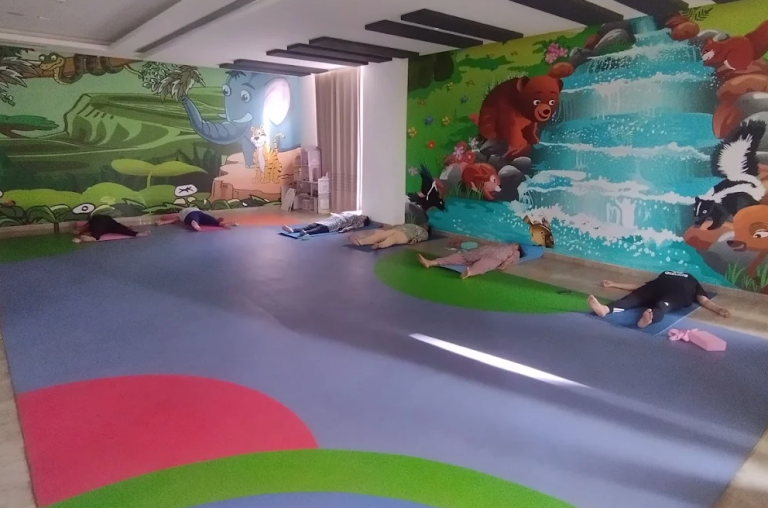 Shyam Yogshala Noida 3 768x508