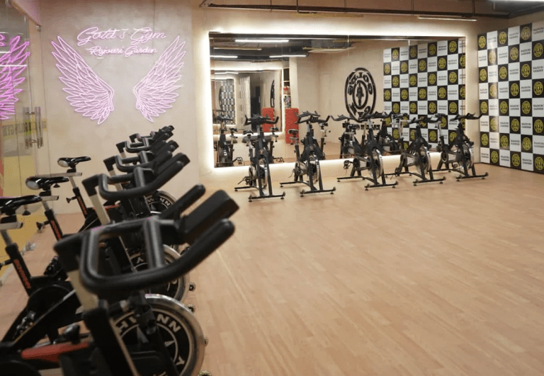 Golds Gym Rajouri Garden Delhi 768x531