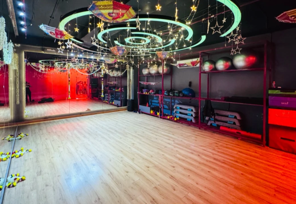 Golds GymLajpat Nagar Delhi 1 1024x707