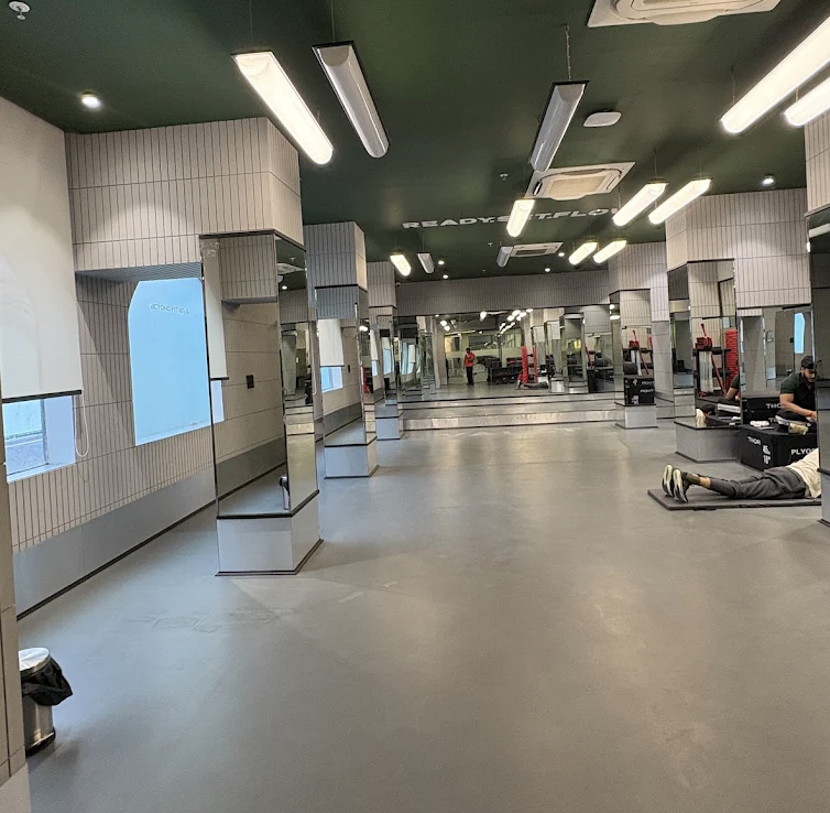 VaultByViratKohli Delhi